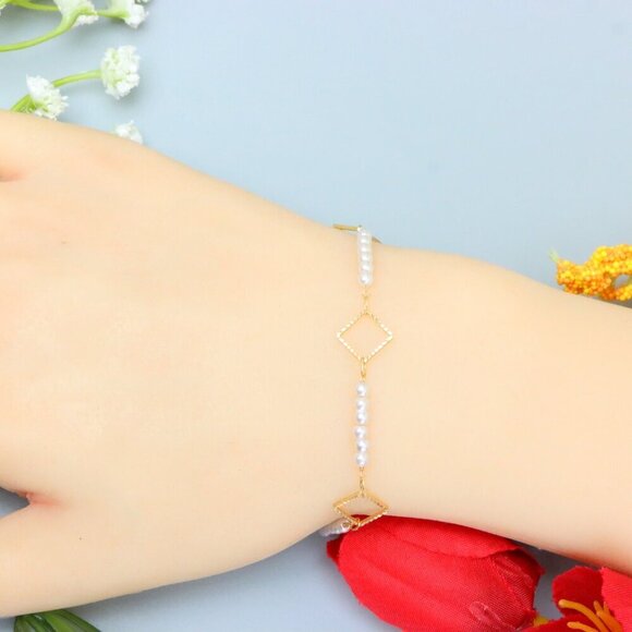 "Elegant & Trendy Bracelet, A Perfect Gift for Women, Thoughtful, EVCH1794 - Picture 3 of 10